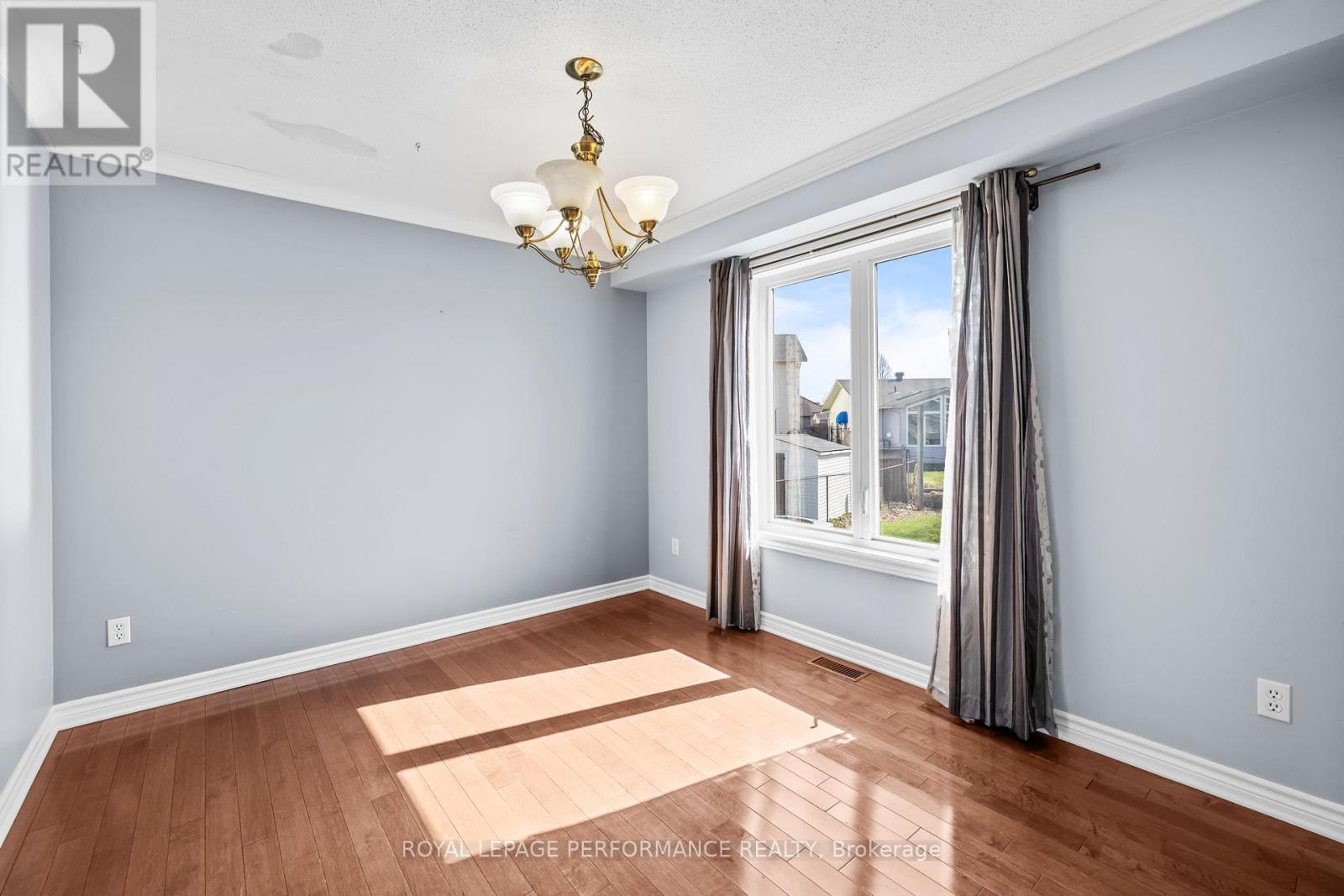 54 LAPOINTE BOULEVARD - 15