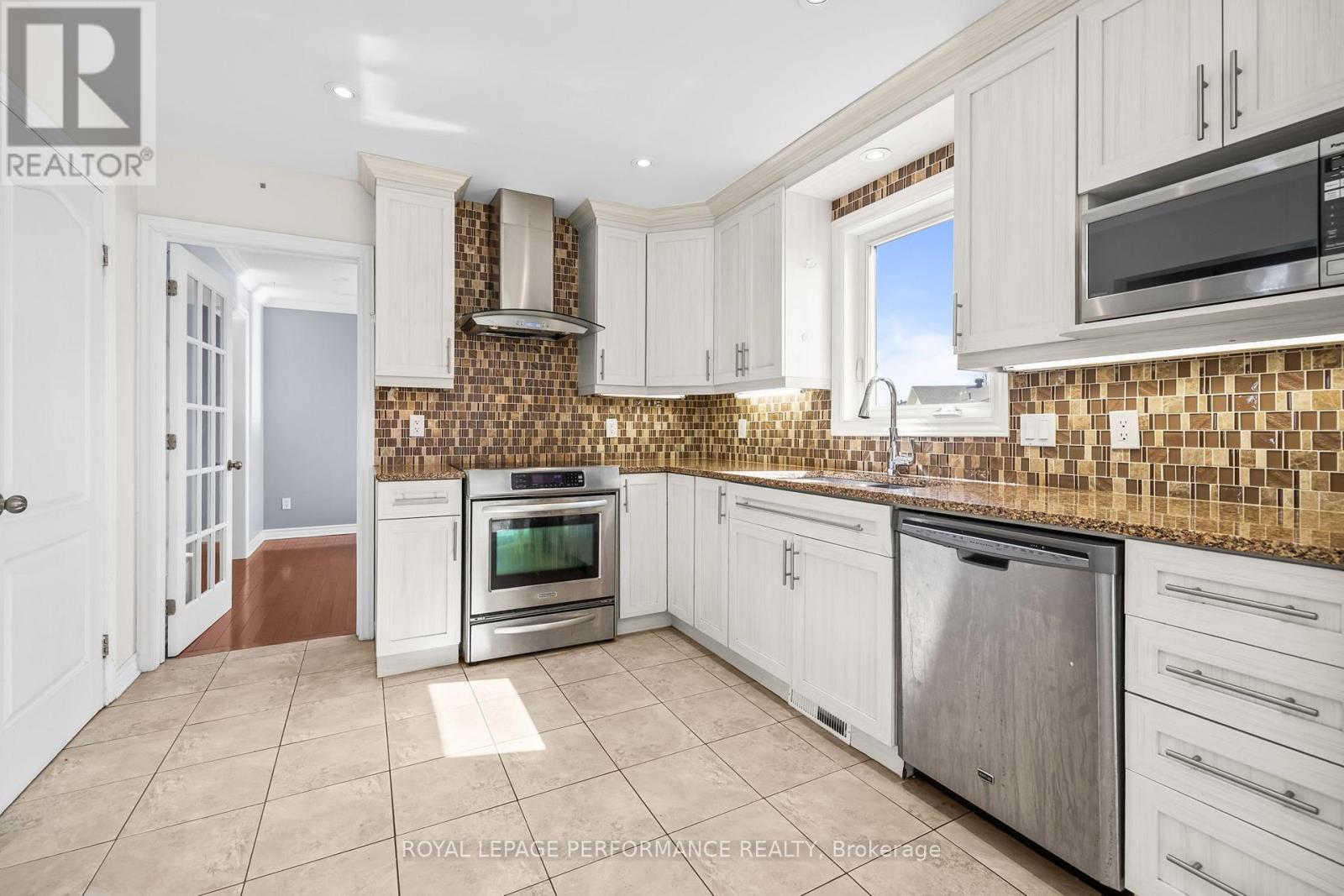 54 LAPOINTE BOULEVARD - 17