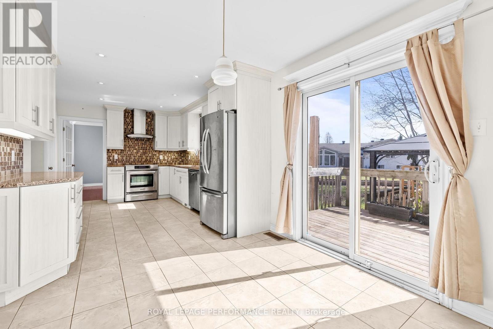54 LAPOINTE BOULEVARD - 19