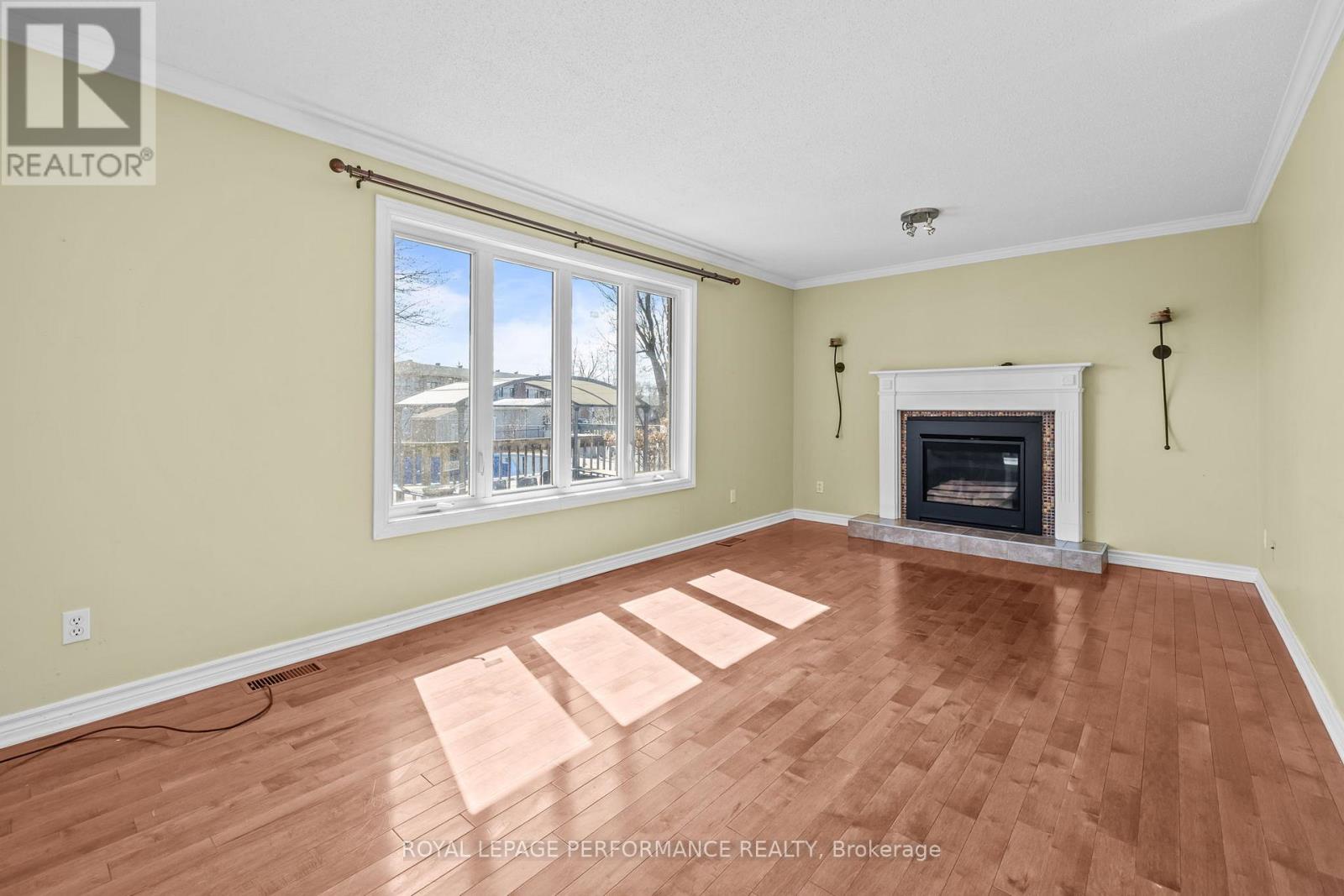 54 LAPOINTE BOULEVARD - 21