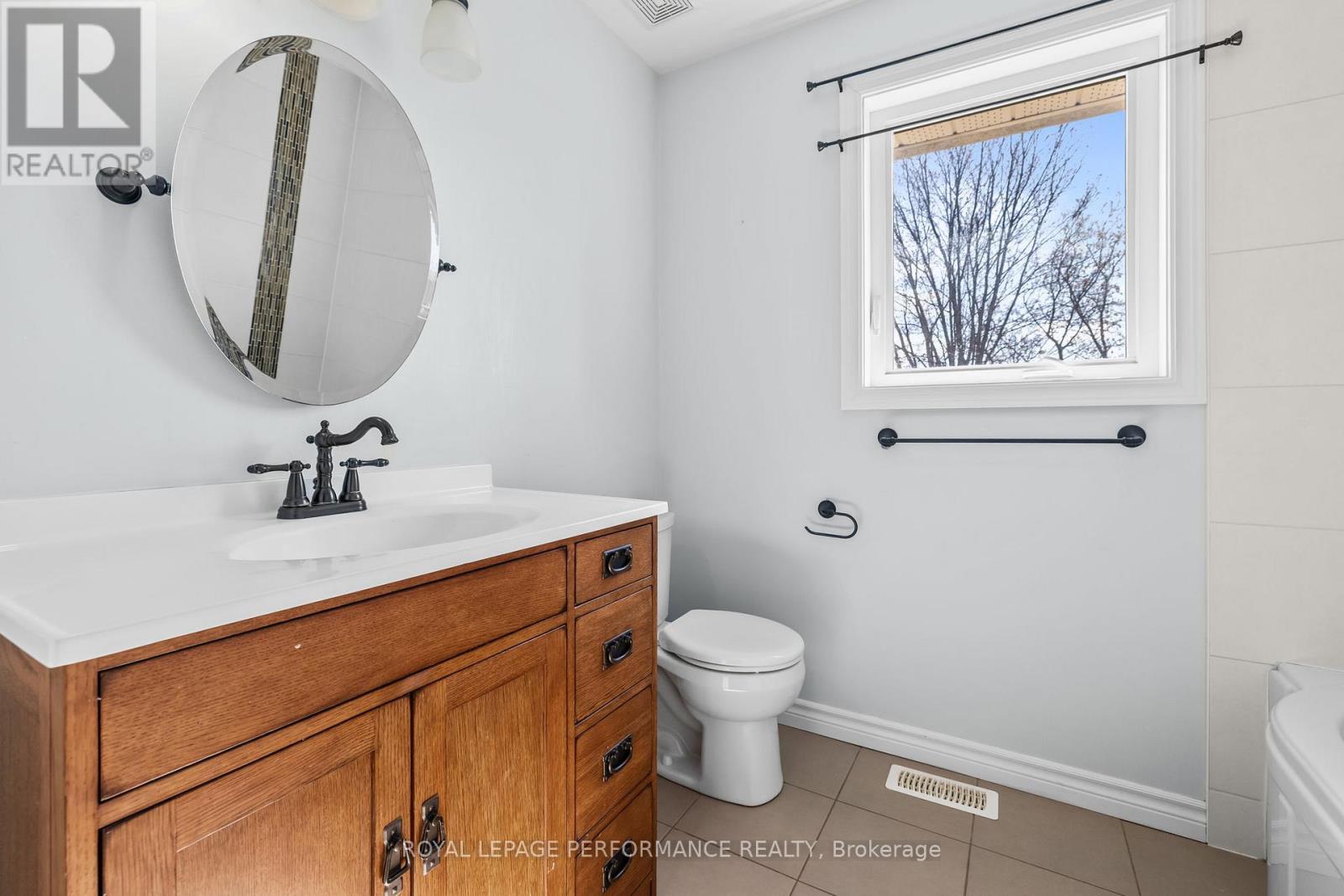 54 LAPOINTE BOULEVARD - 26