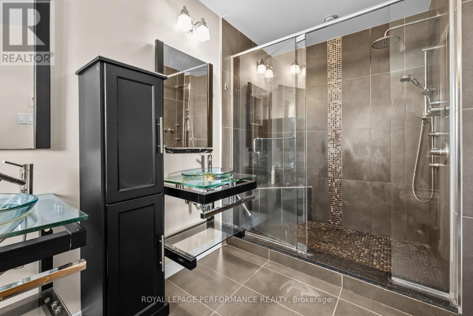 54 LAPOINTE BOULEVARD - 30