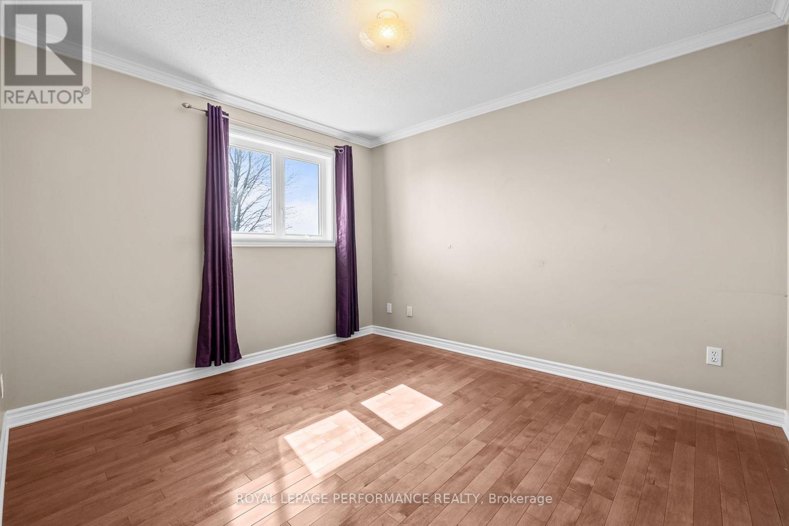 54 LAPOINTE BOULEVARD - 31