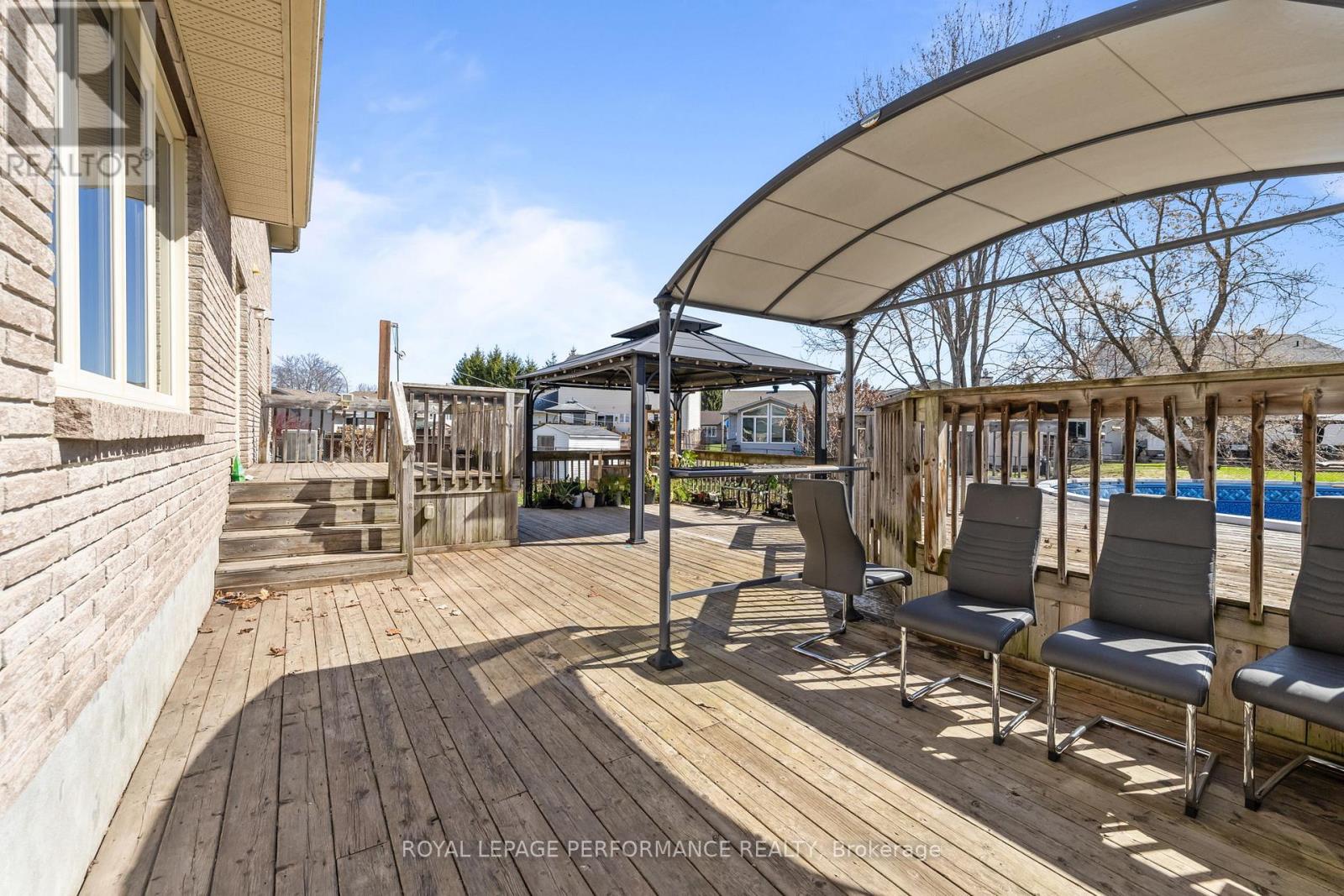 54 LAPOINTE BOULEVARD - 36