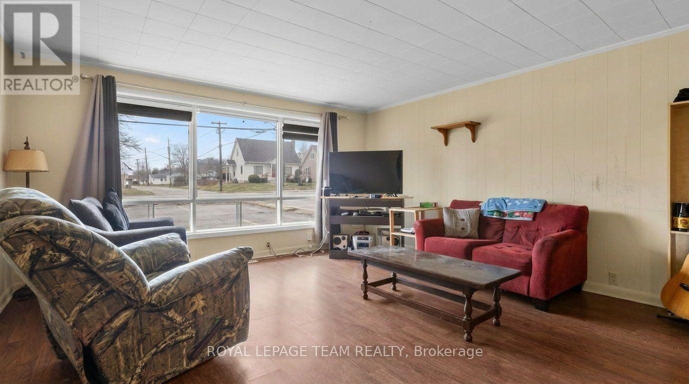 47 DANIEL STREET S - 4
