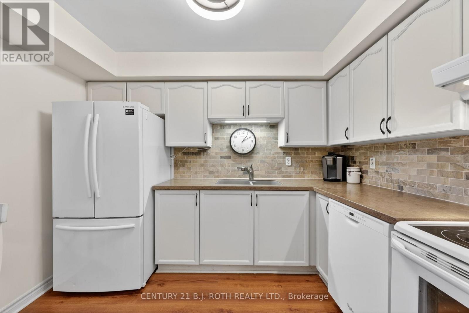#116 49 JACOBS TERRACE - 13