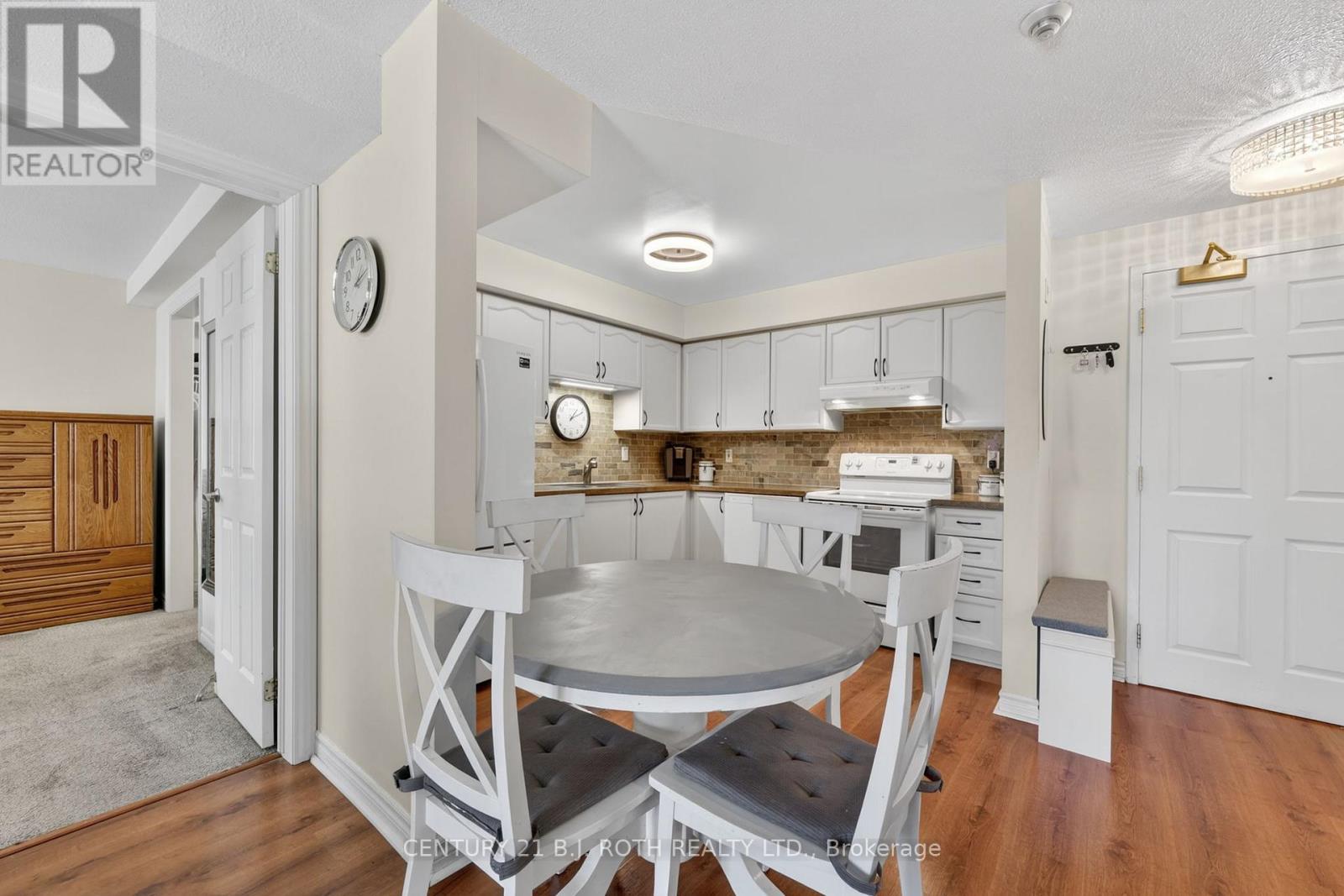 #116 49 JACOBS TERRACE - 16