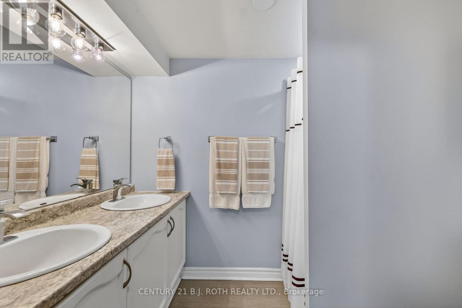 #116 49 JACOBS TERRACE - 26