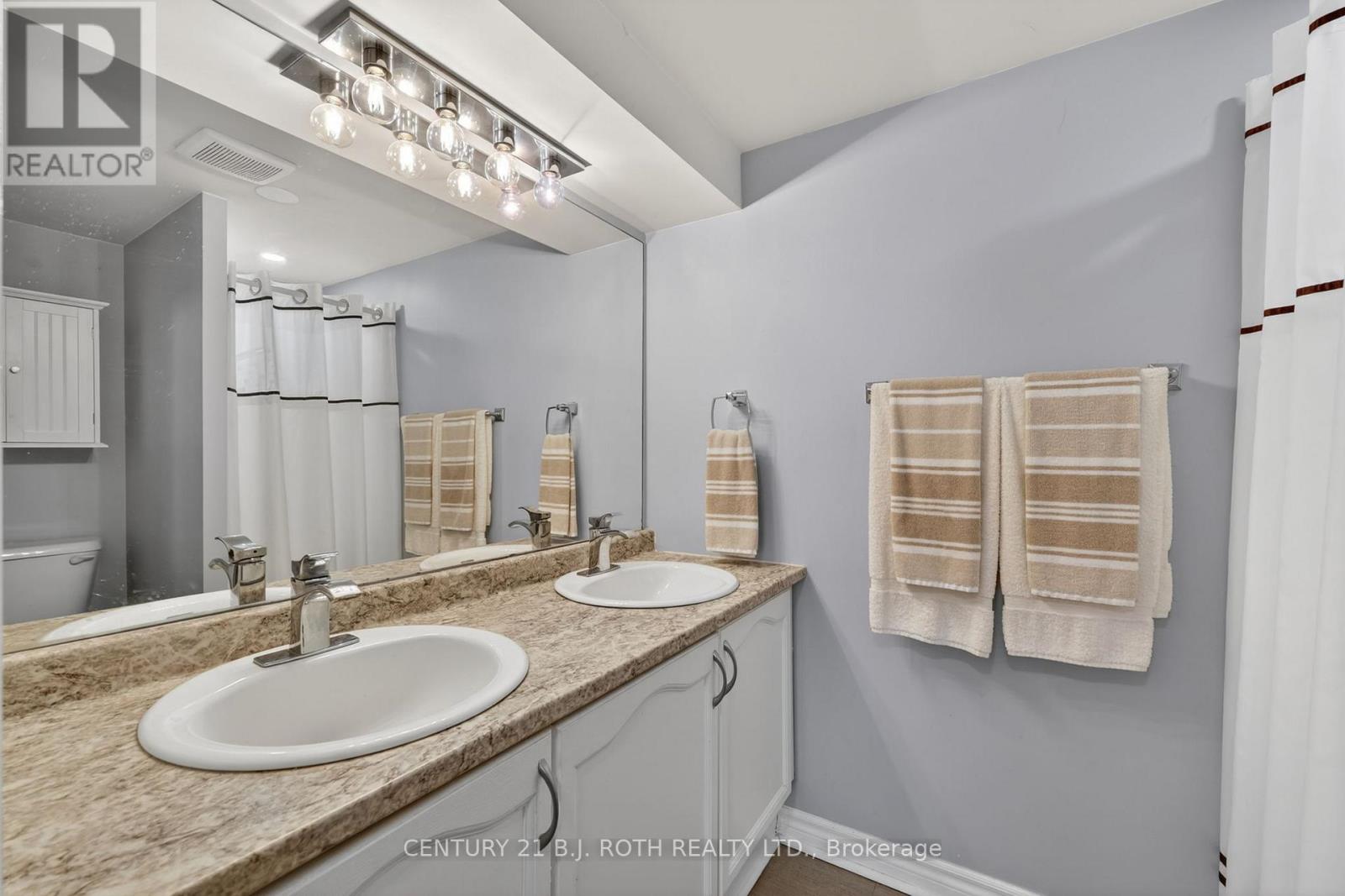 #116 49 JACOBS TERRACE - 27