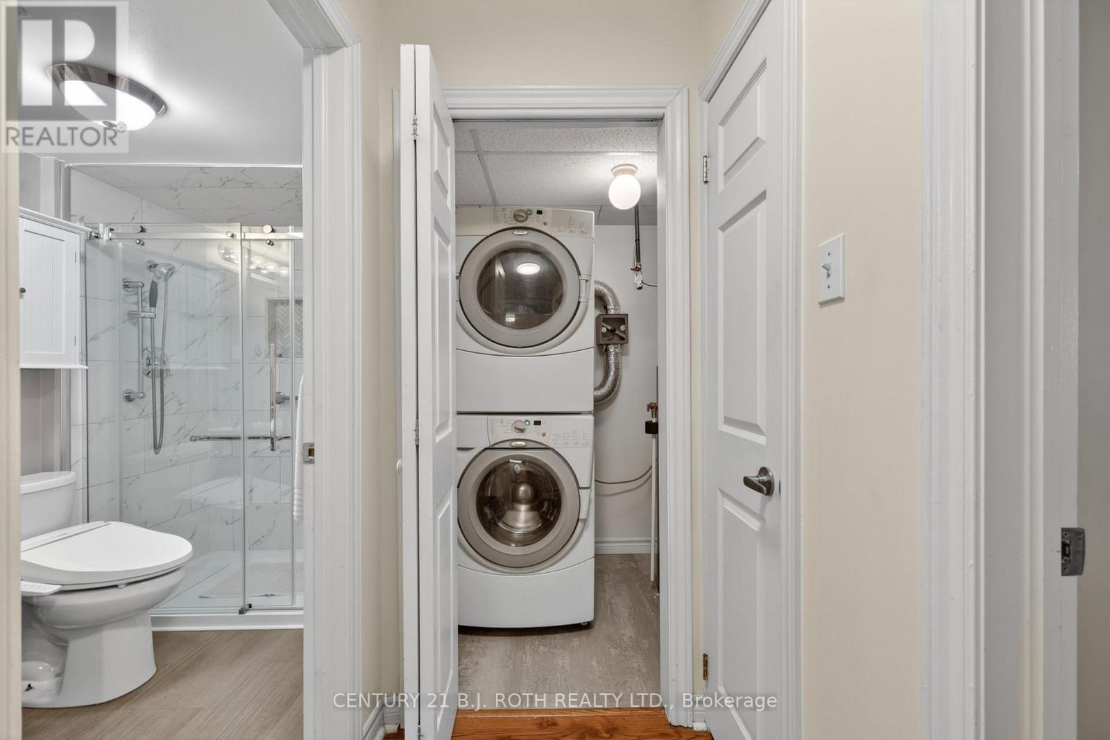 #116 49 JACOBS TERRACE - 32