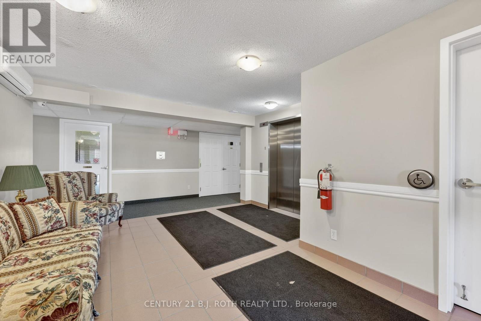 #116 49 JACOBS TERRACE - 38