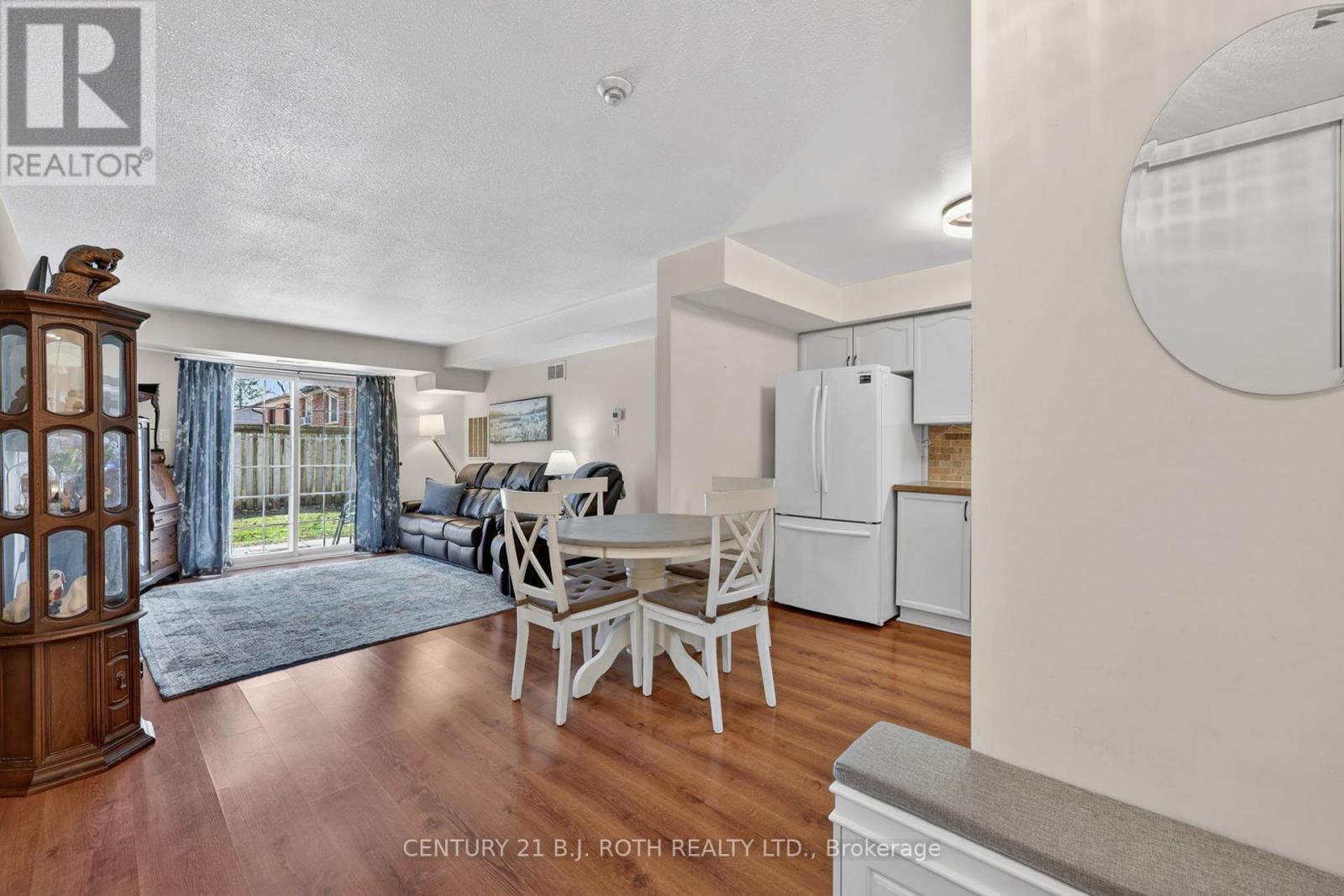 #116 49 JACOBS TERRACE - 8