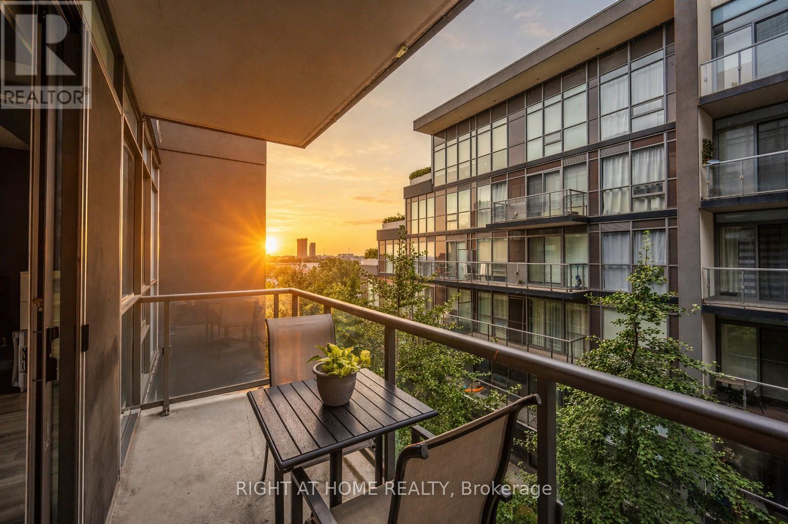 917 - 15 JAMES FINLAY WAY