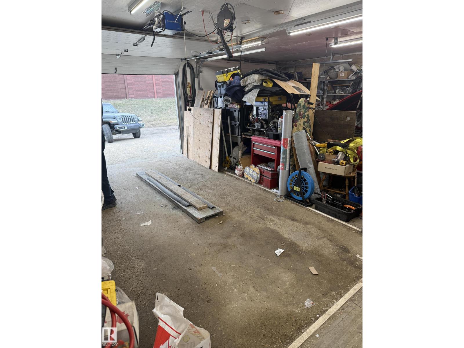 9216 169 ST NW, Edmonton