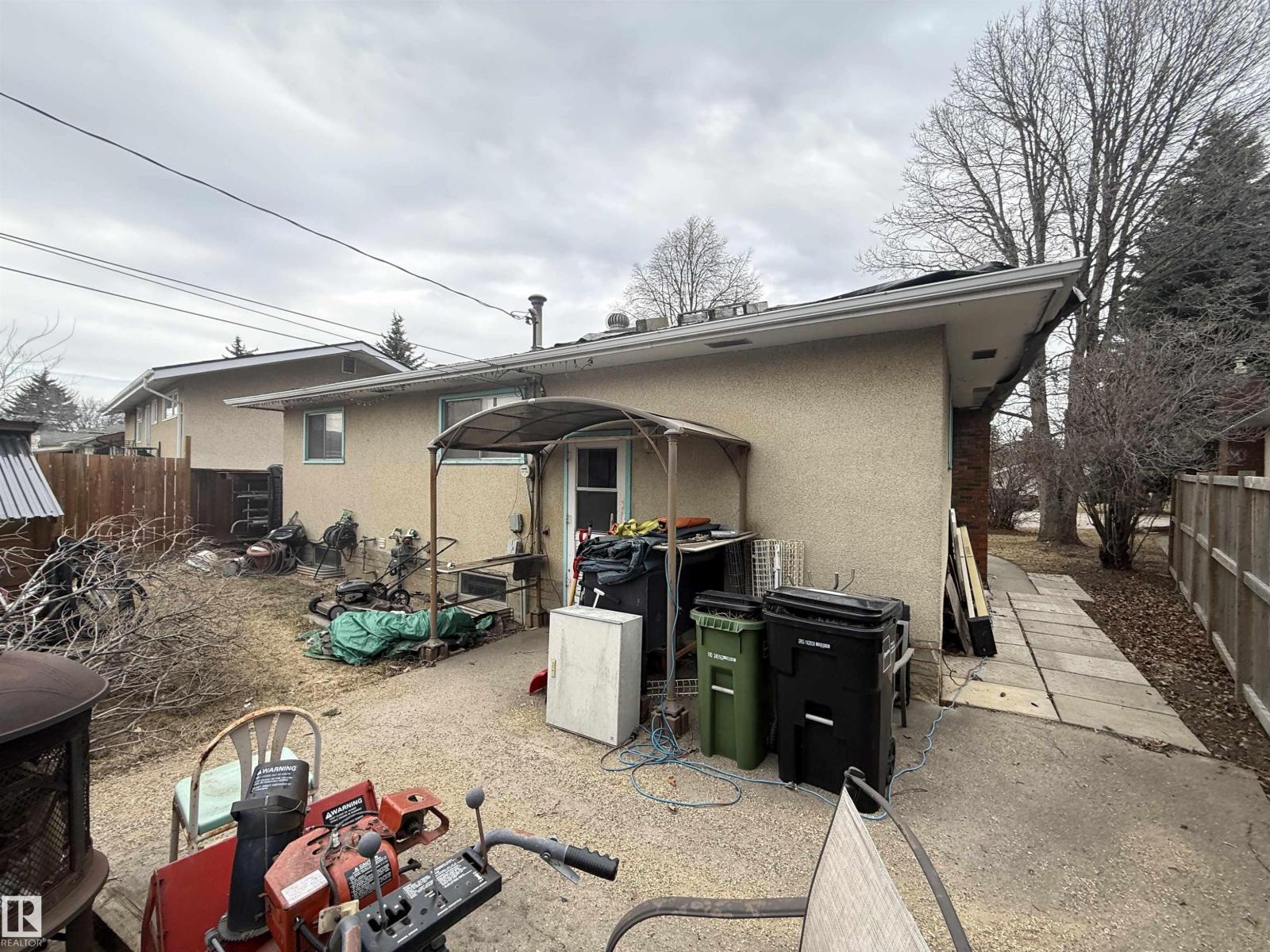 9216 169 ST NW, Edmonton