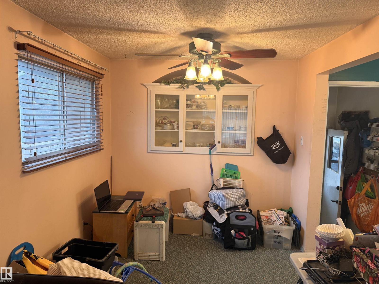 9216 169 ST NW, Edmonton