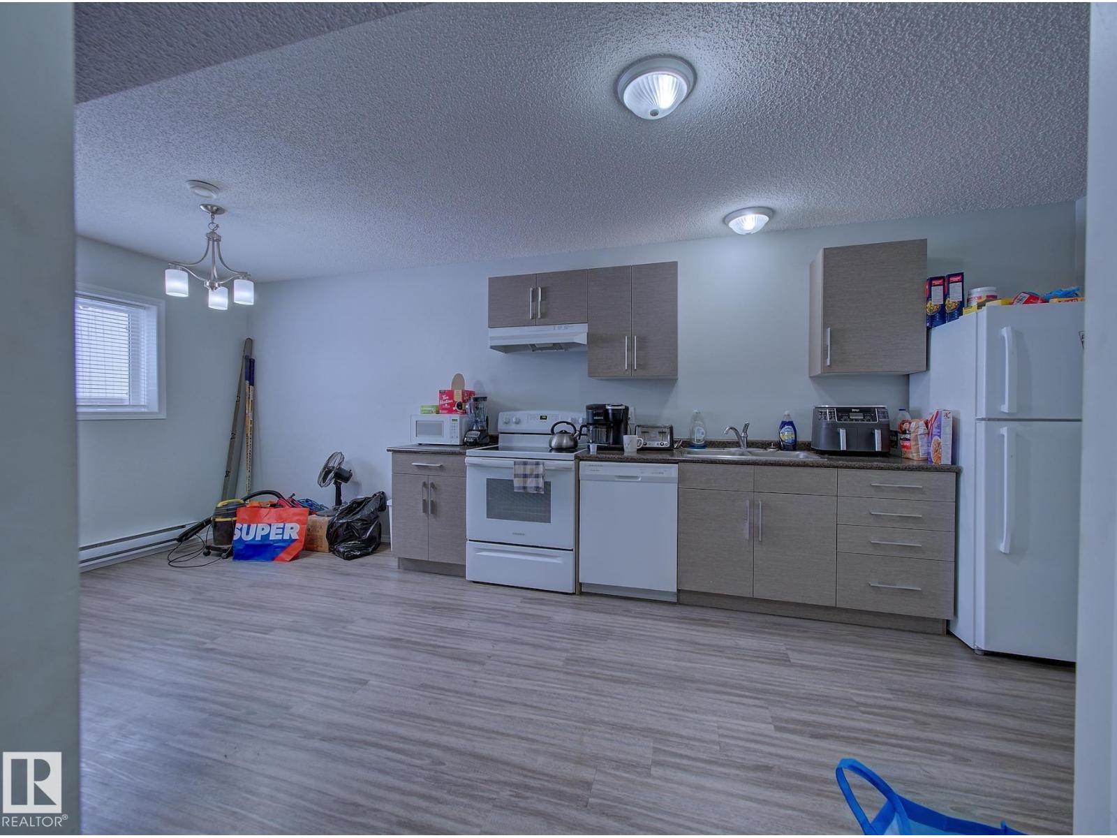 11710 92 ST NW, Edmonton