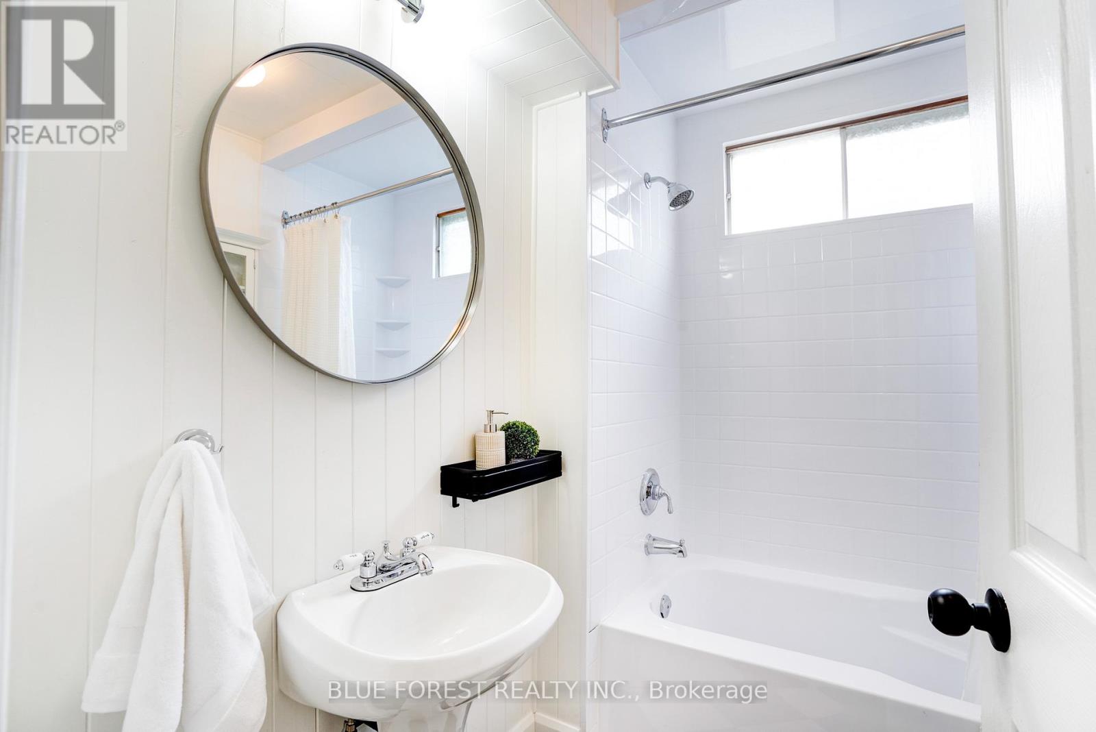 343 EMERY STREET E Property Photo