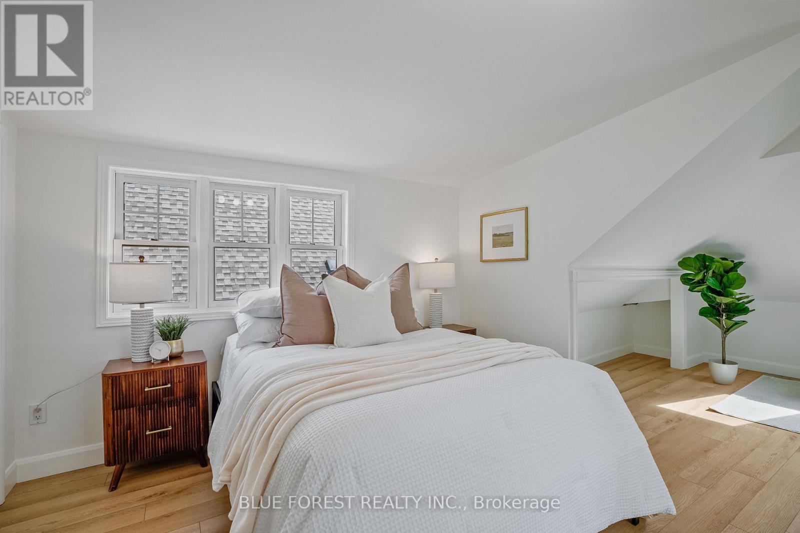 343 EMERY STREET E Property Photo