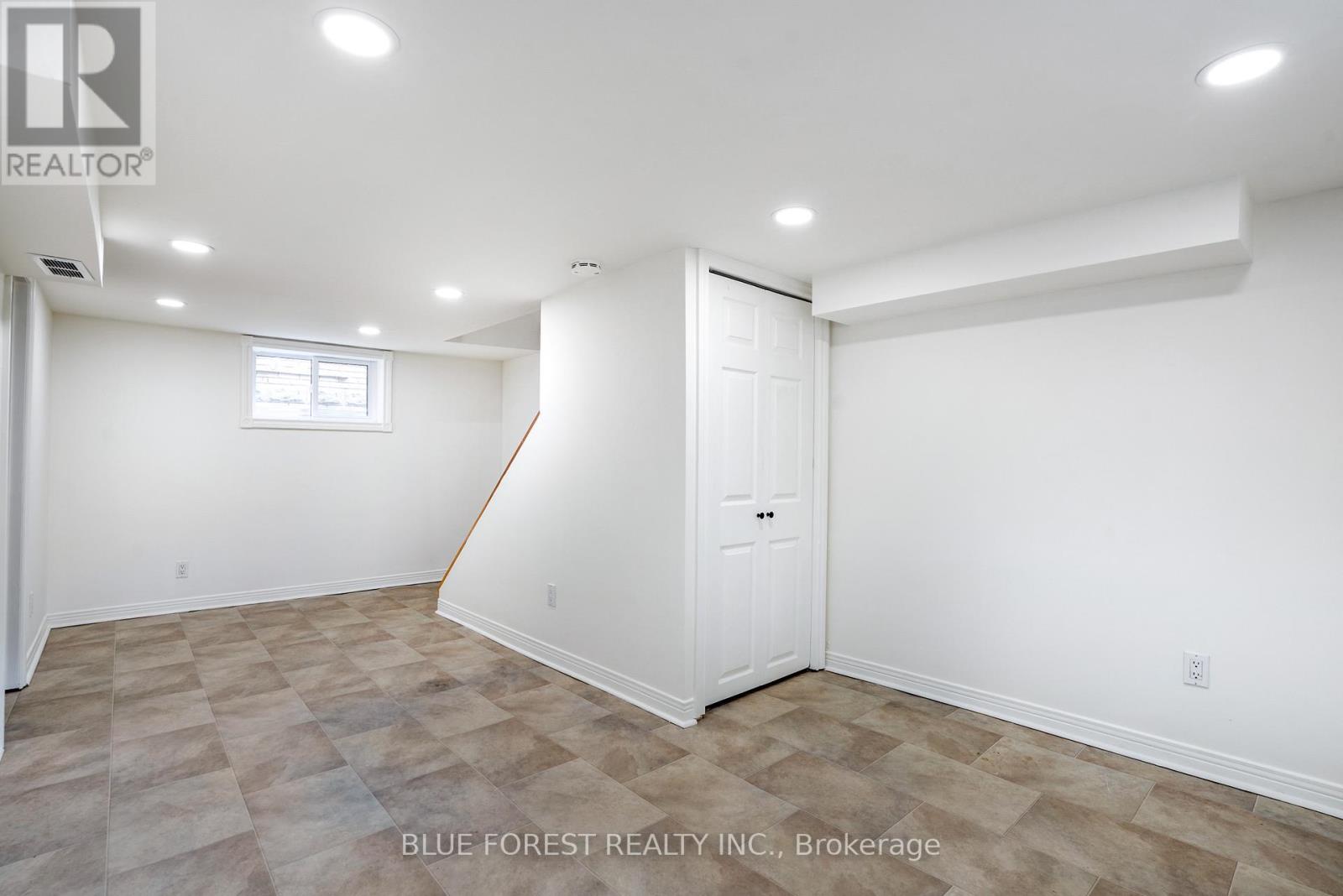 343 EMERY STREET E Property Photo