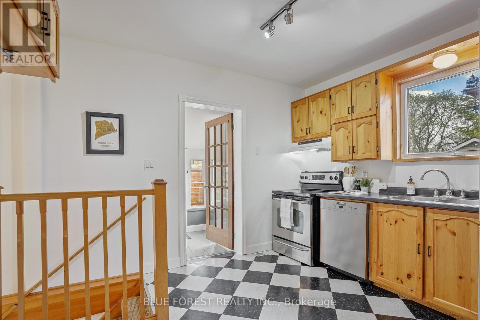 343 EMERY STREET E Property Photo