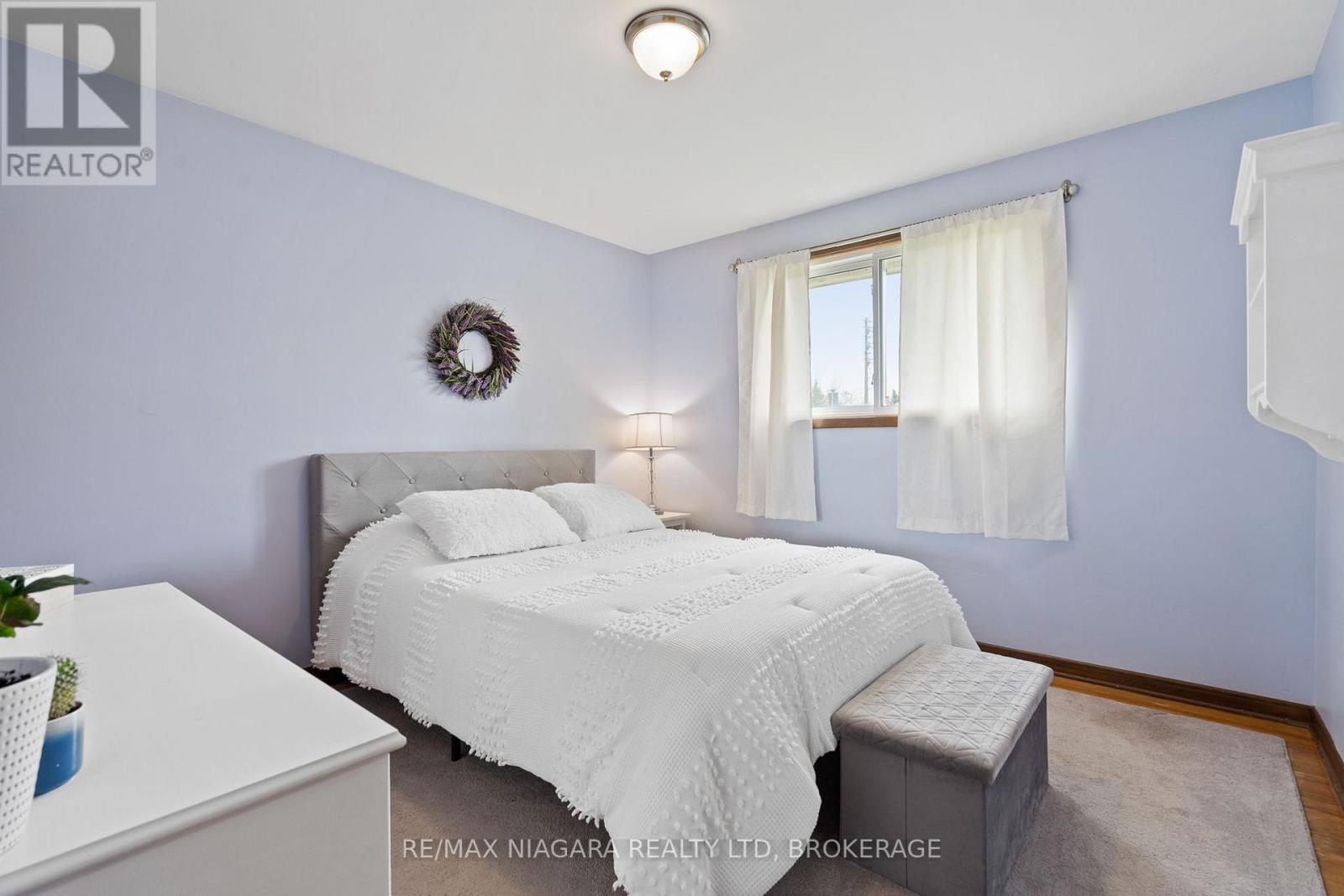 16 CROYDON DRIVE - 12