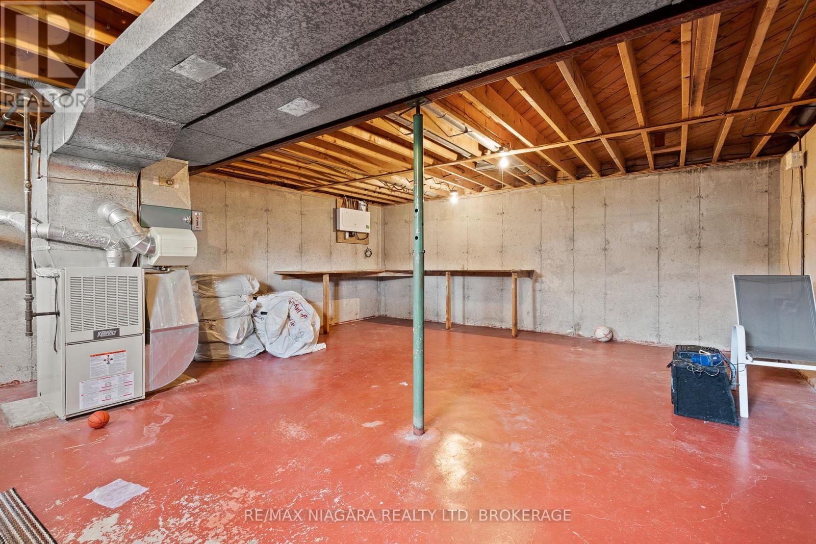 16 CROYDON DRIVE - 24