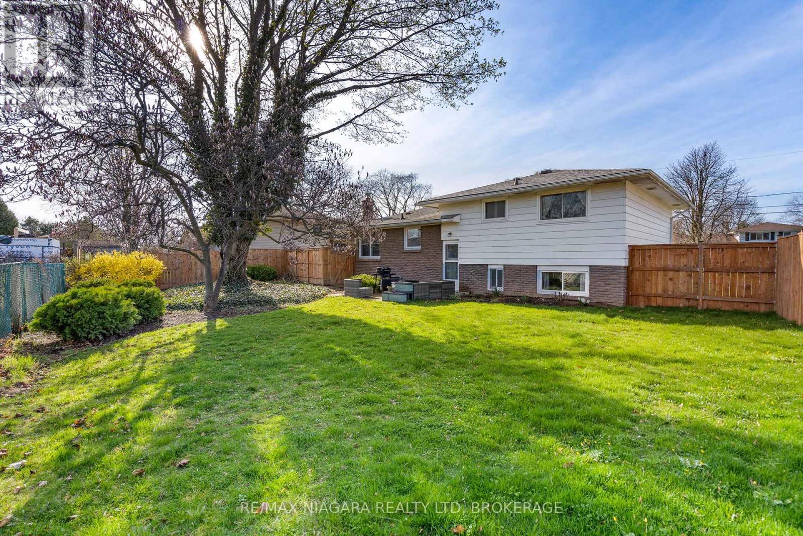 16 CROYDON DRIVE - 29
