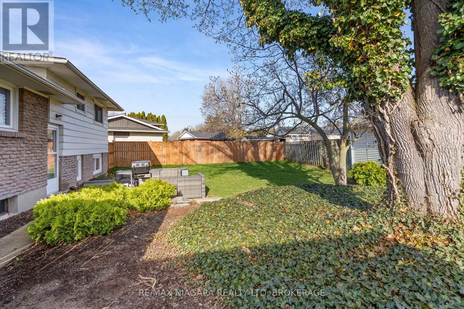 16 CROYDON DRIVE - 31