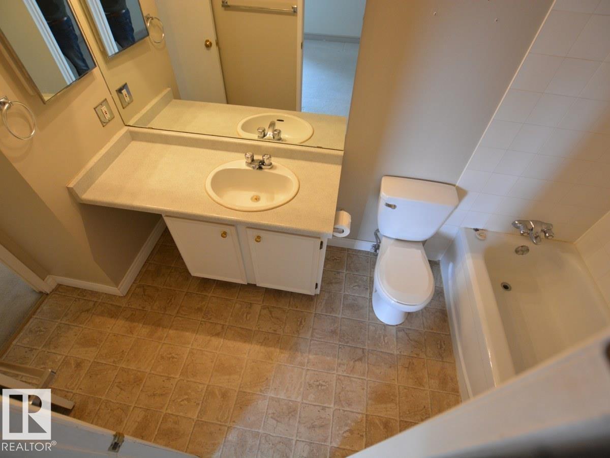 #10 2703 79 ST NW, Edmonton