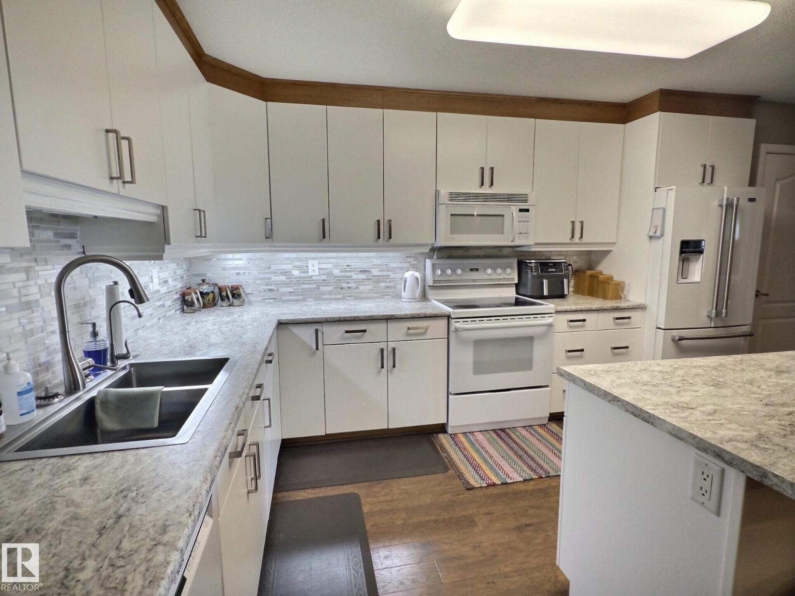 #108 8922 156 ST NW, Edmonton