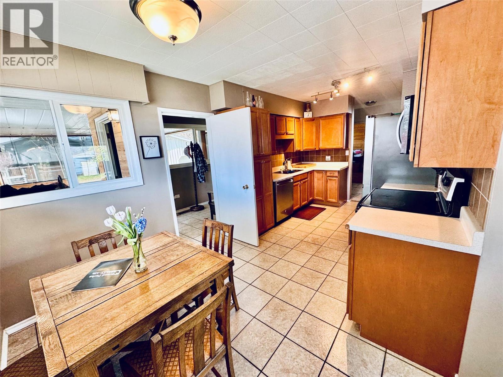 7027 18th Street - 25