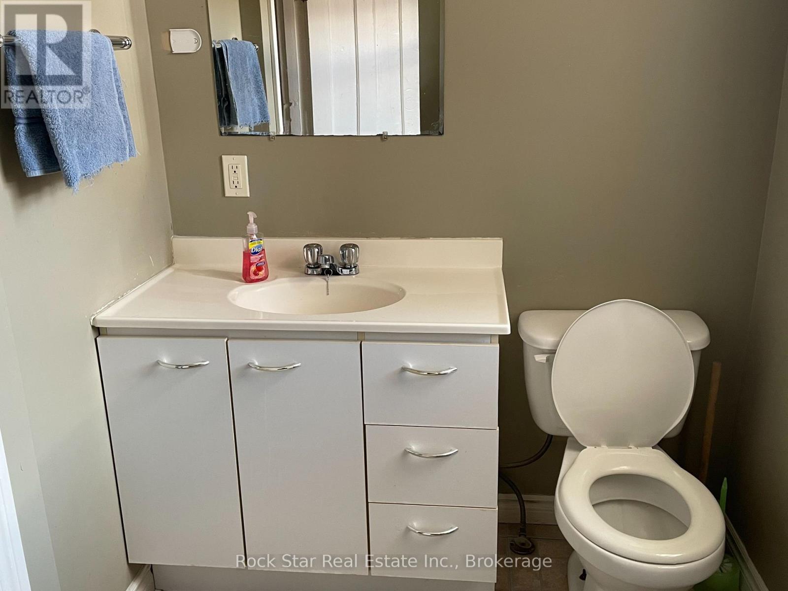 213 COLBORNE STREET — photo 4