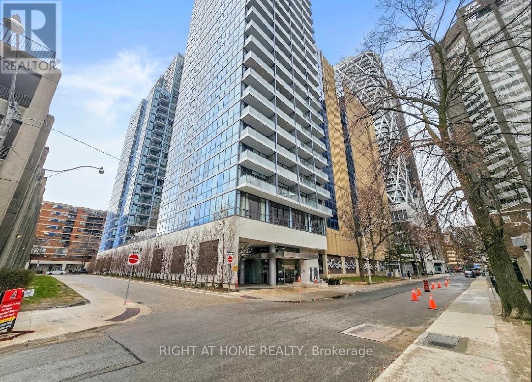 2011 - 210 SIMCOE STREET