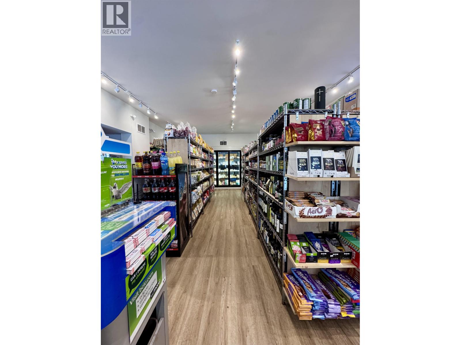 1500 BARCLAY STREET — photo 3