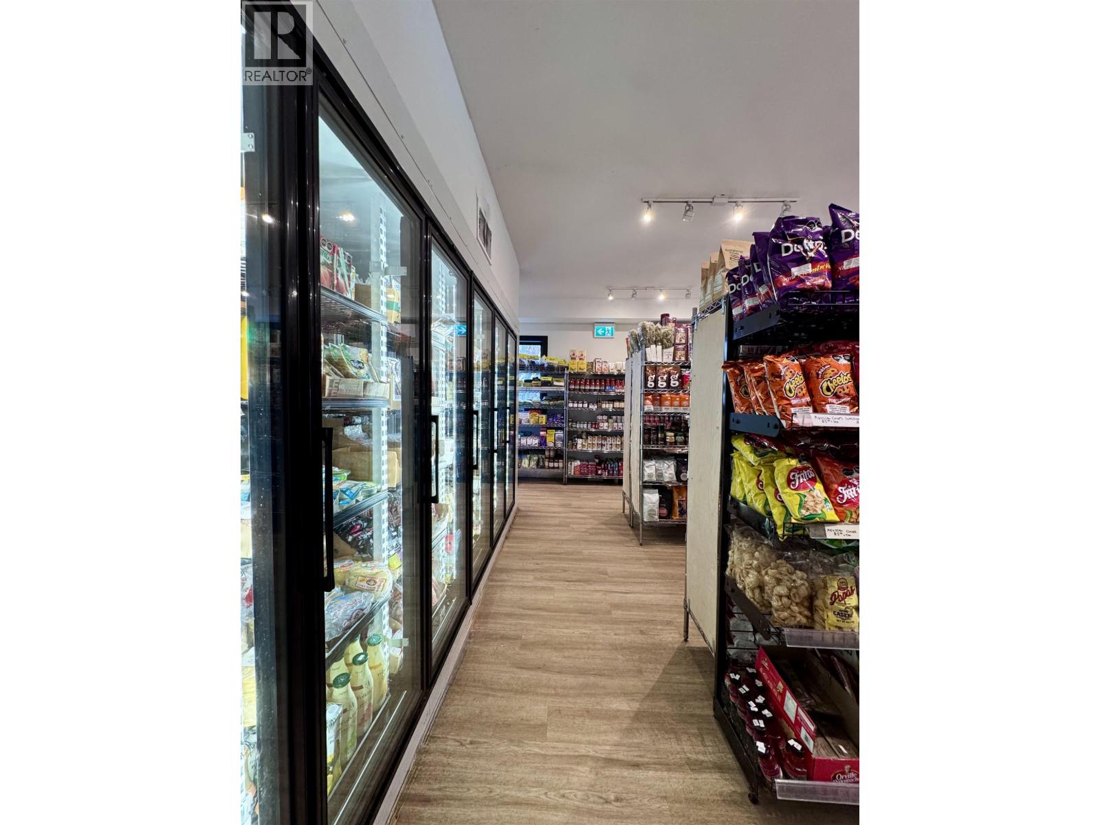 1500 BARCLAY STREET — photo 5
