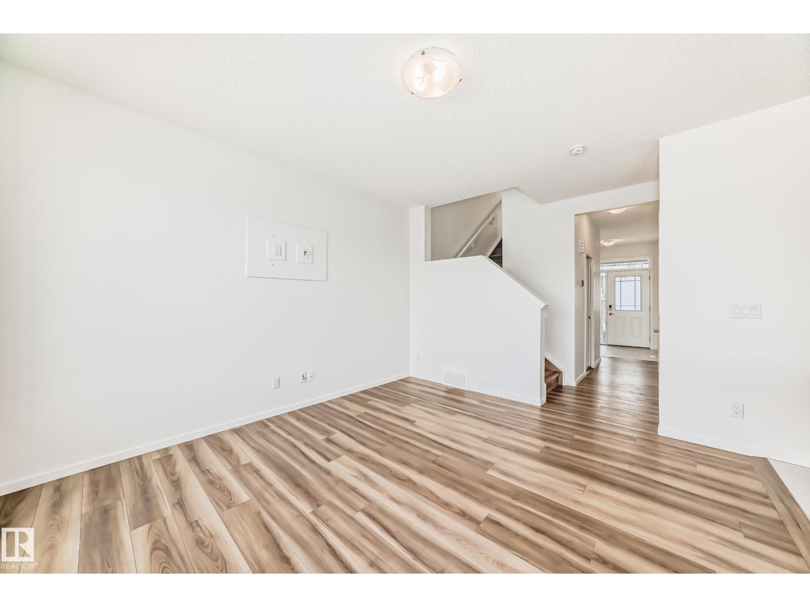 20612 22 AV NW, Edmonton