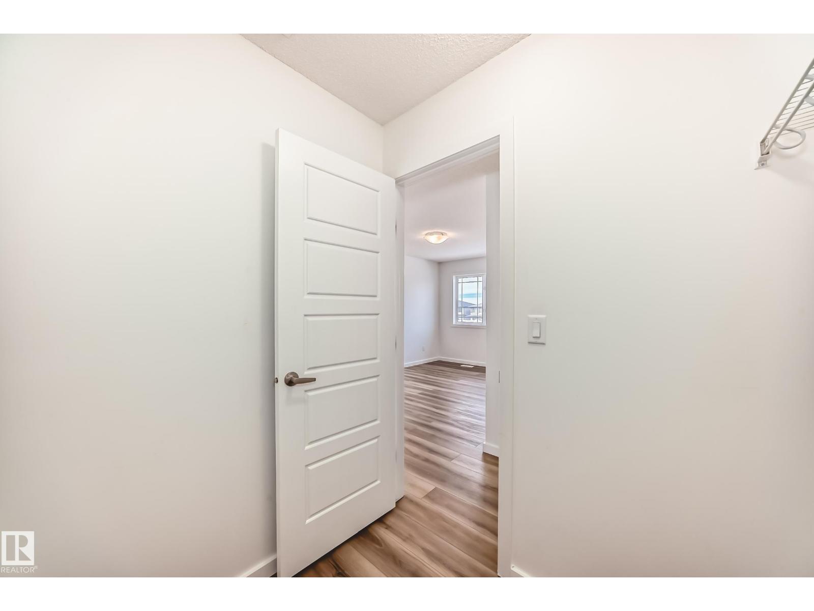 20612 22 AV NW, Edmonton