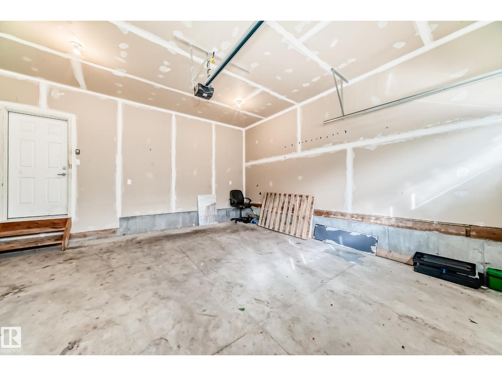 20612 22 AV NW, Edmonton