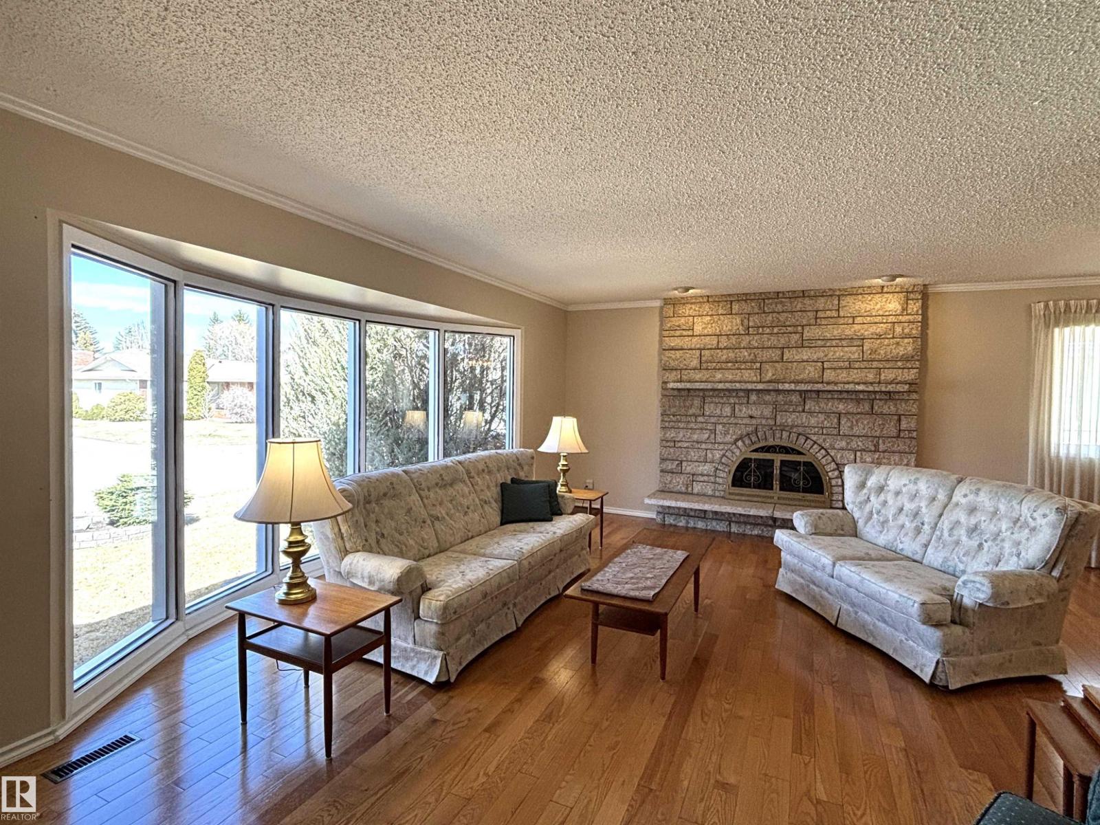 11139 30 AV NW, Edmonton