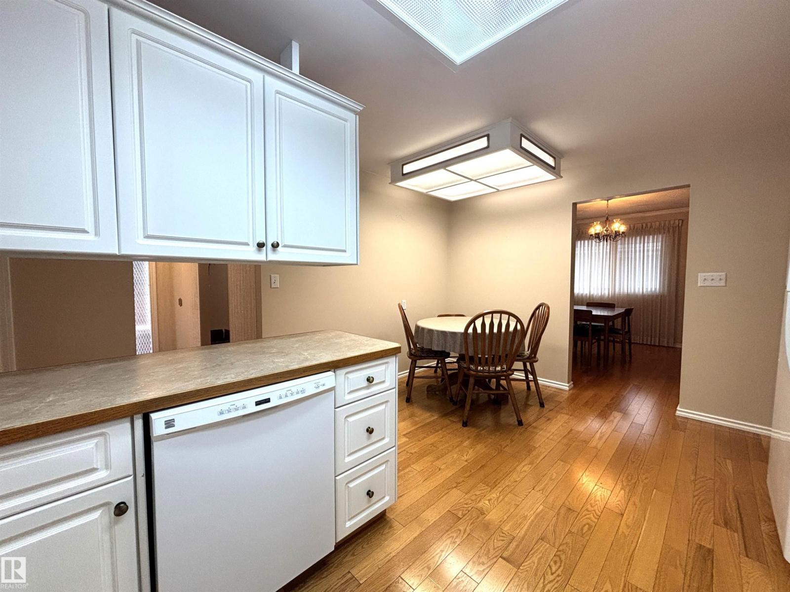 11139 30 AV NW, Edmonton