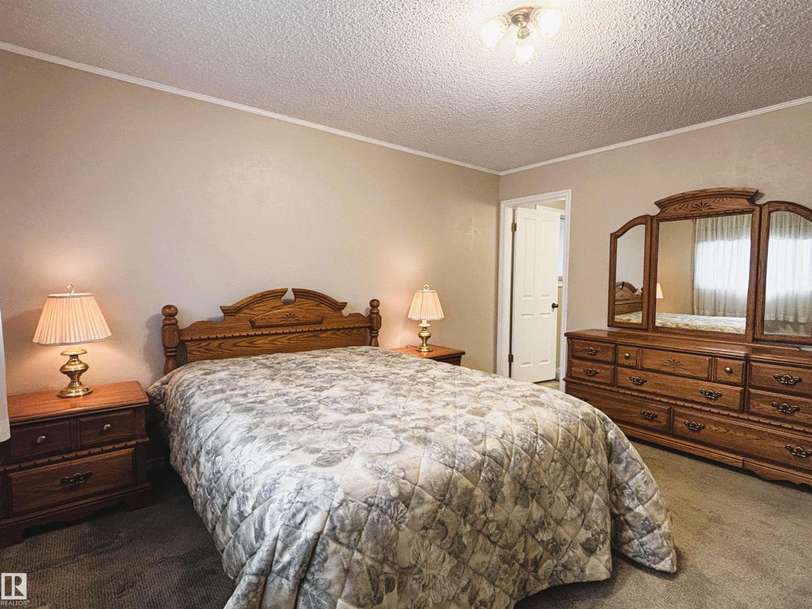 11139 30 AV NW, Edmonton