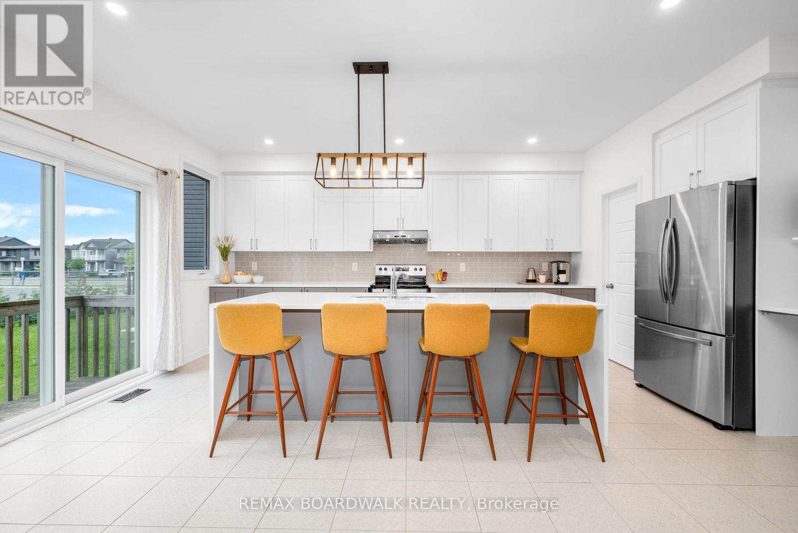 302 HALIBURTON HEIGHTS - 17