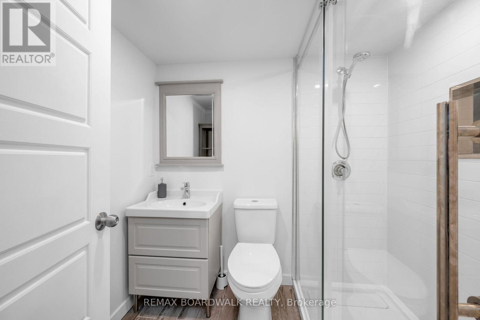 302 HALIBURTON HEIGHTS - 48