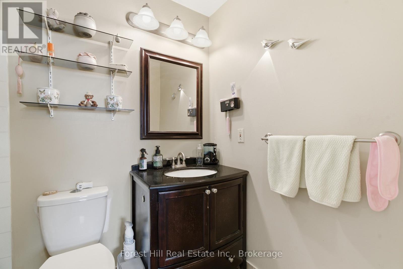 #402 55 BLUE SPRINGS DRIVE - 21
