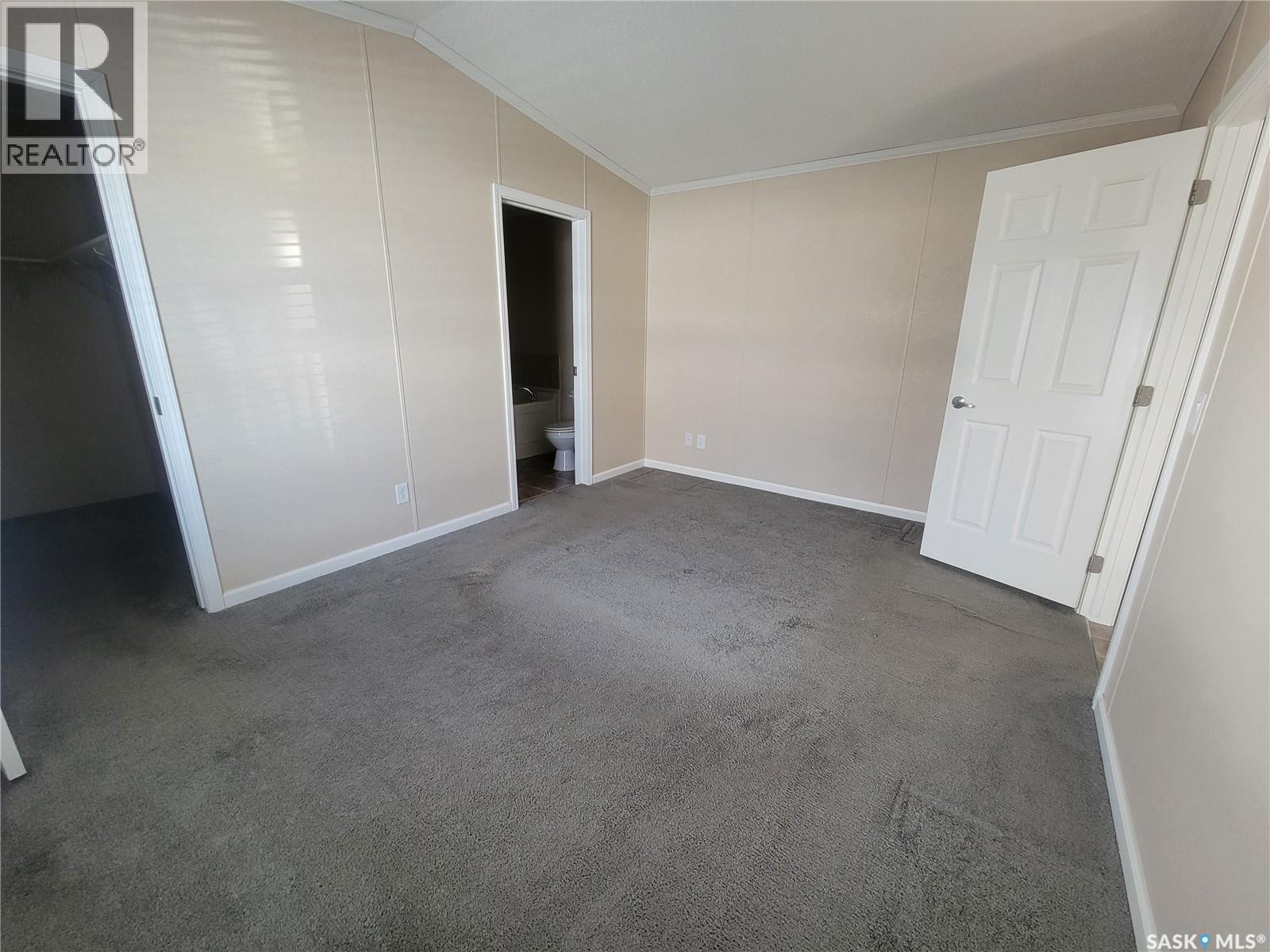 414 Lonsdale STREET — photo 10