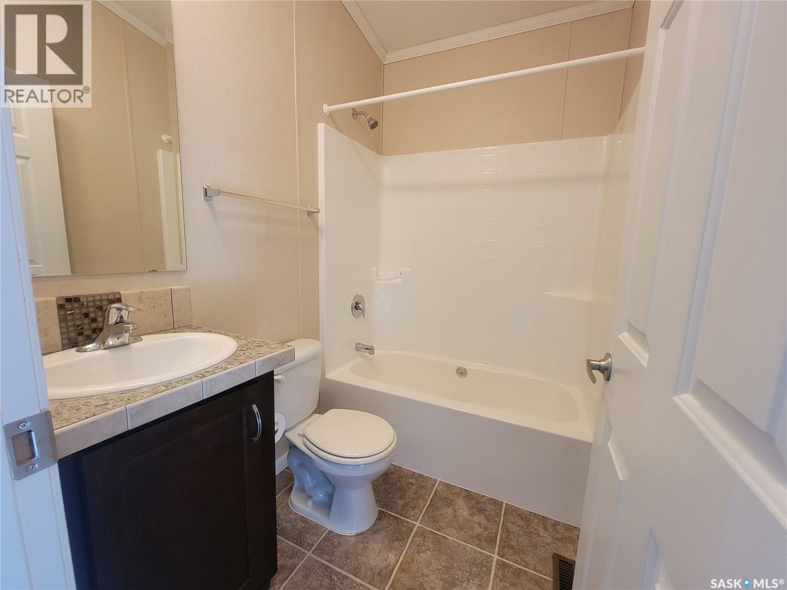 414 Lonsdale STREET — photo 19