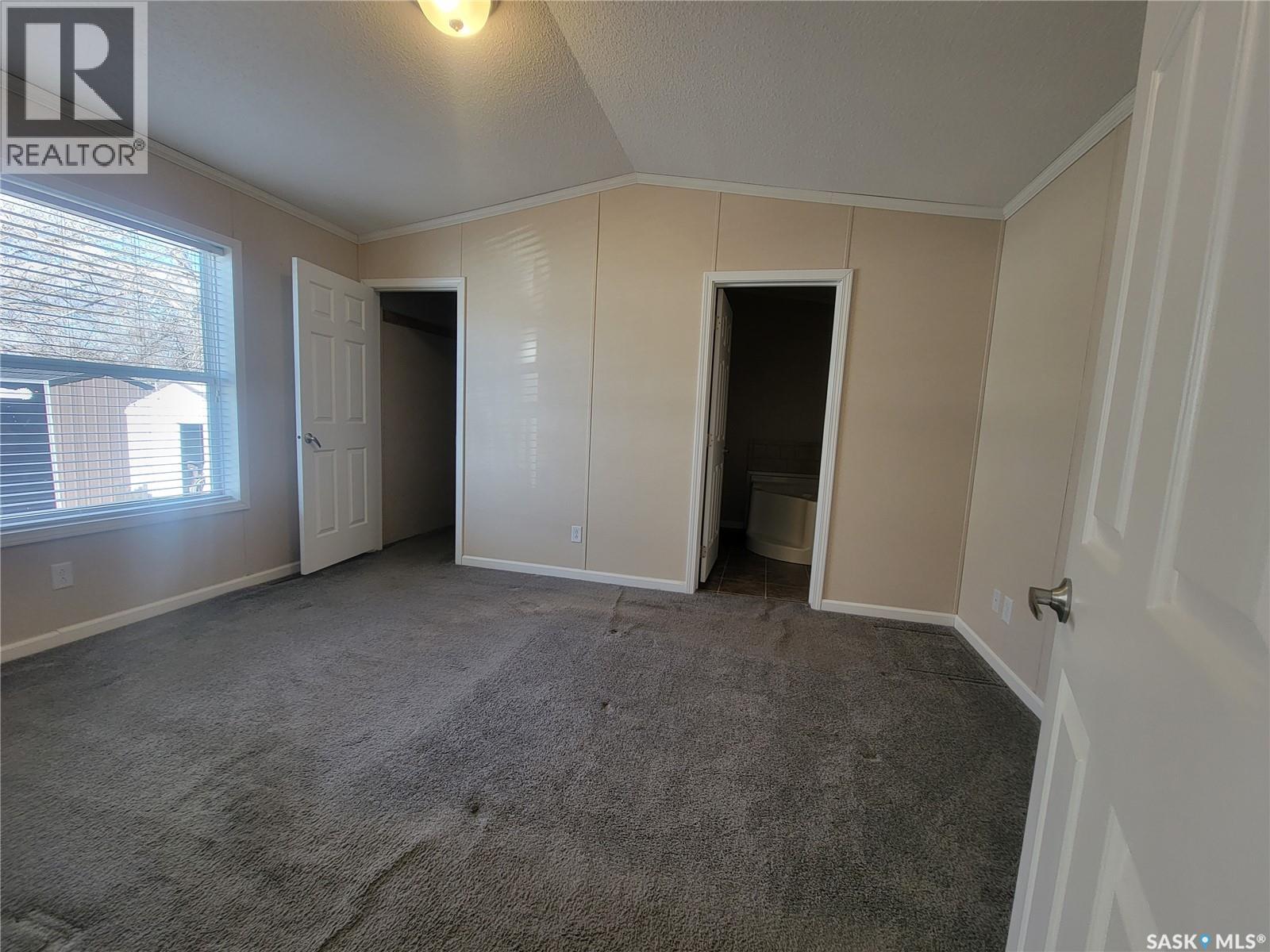 414 Lonsdale STREET — photo 9