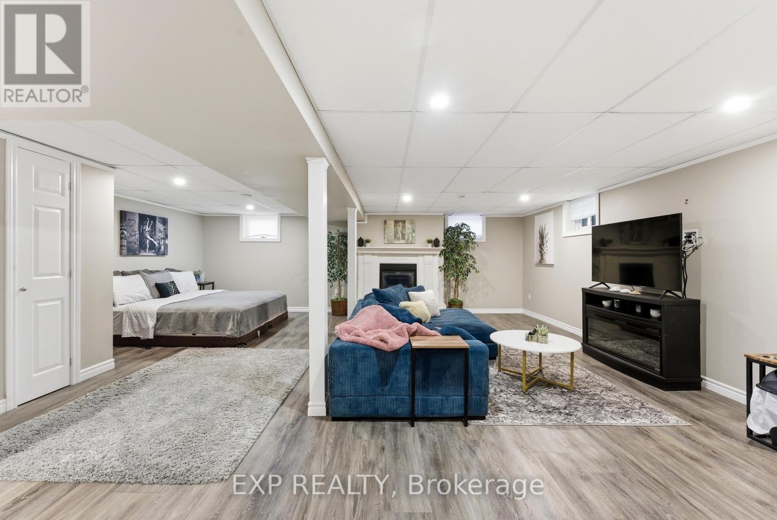 6 BAYSIDE DRIVE - 20