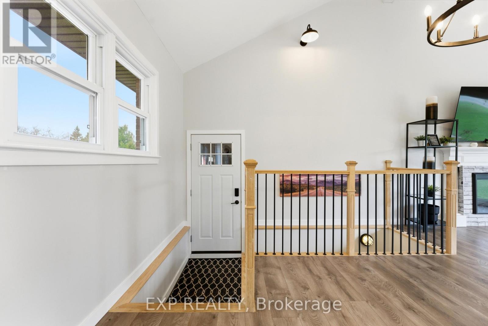 6 BAYSIDE DRIVE - 19